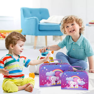 Caja de almacenamiento de cosméticos de joyería de <span class=keywords><strong>unicornio</strong></span> rosa de papel razonable caja de regalo de embalaje en forma de maleta de cartón pequeña con cerradura de Metal - Product Image 4