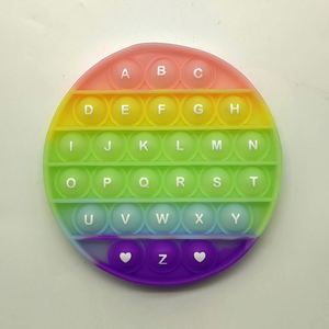 Juguete Sensorial de Silicona con Letras del Alfabeto Redondas y Cuadradas de Arcoíris, Juguete Antiestrés con Juegos de Presión - Product Image 4