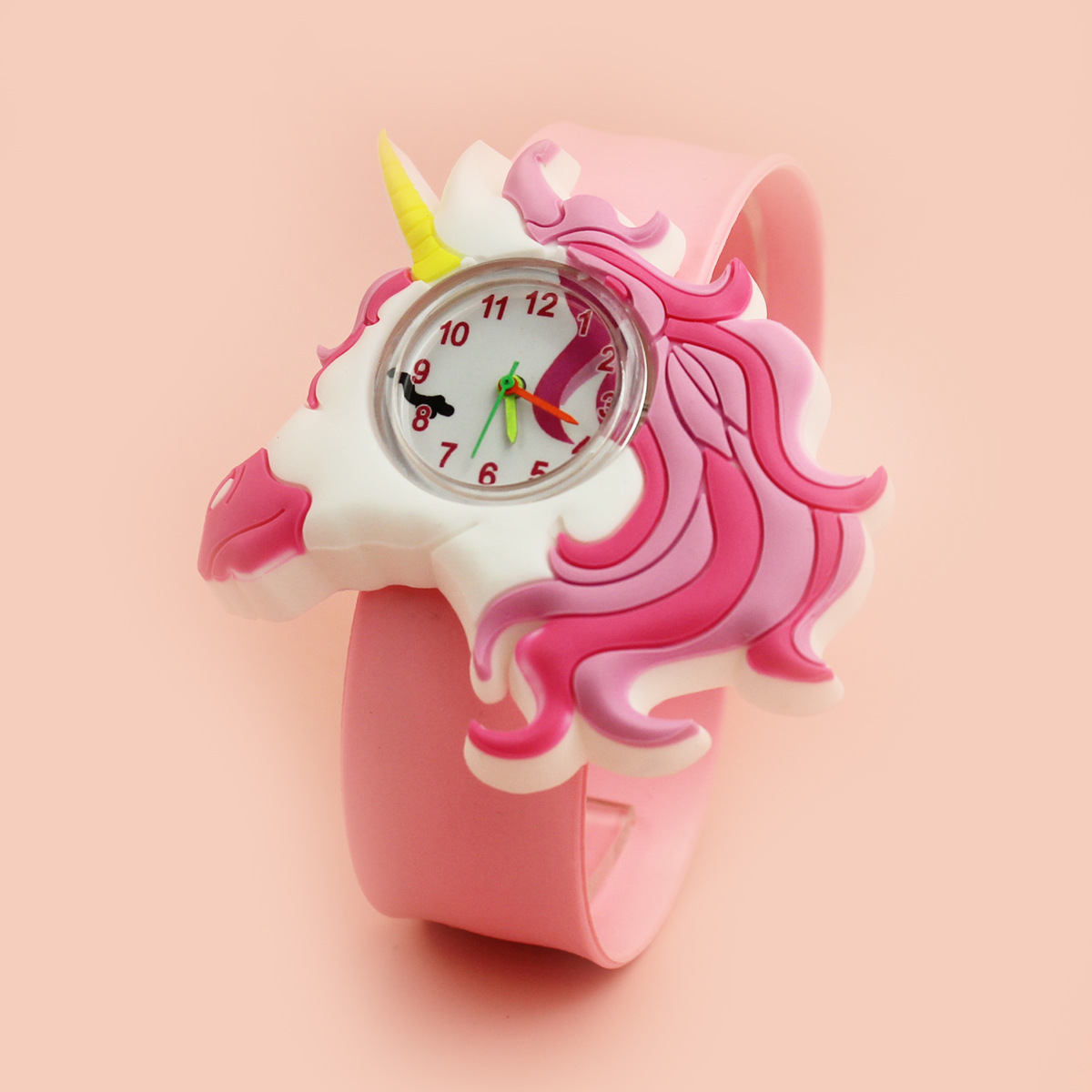 Licorne rose à longs cheveux