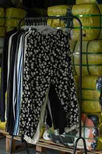 SH05 Ropa de Mujer de Moda de Verano, Lote Mixto al por Mayor, Vestidos Sexys, <span class=keywords><strong>Shorts</strong></span>, Jeans, con Tirantes Finos, Ropa Usada de Alta Calidad y Cómoda - Product Image 5