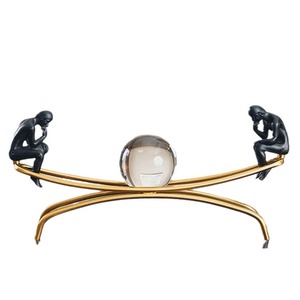 Ornamenti Stile Europeo a Forma di Pensatore, Decorazioni per Soggiorno, Vetrina Vini, Ufficio, Comode Sfere di Cristallo in Metallo per Arredamento Casa - Product Image 1