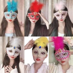Masques de soirée fantaisie en dentelle sexy avec plumes pour filles, idéaux pour les bals masqués, Halloween et les fêtes cosplay – Vente en gros - Product Image 2