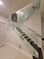 Balustrades et rampes de piscine en verre trempé avec entretoises doubles en acier inoxydable
