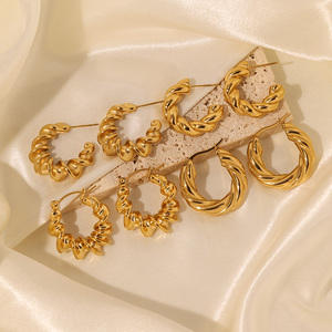 Chất Lượng Cao Không Thấm Nước Xoắn Stud Bông Tai Không Làm xỉn Rắn Thép Không Gỉ Mạ Vàng Lớn Chunky Hoop Bông Tai Cho Cô Gái - Product Image 4