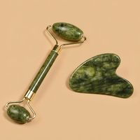 Ensemble de rouleaux de jade Xiuyan vert foncé avec logo personnalisé et Gua Sha, masseur facial et cervical en alliage de zinc écologique sans grincement pour la peau du visage et du cou