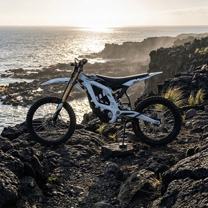 Surron Light 2, Bicicleta Eléctrica Todoterreno de 24000W, Batería de 78.54V 45Ah, Velocidad Máxima 90km/h (55.92mph), Bicicleta de Carreras para Adultos, Alto Rendimiento - Product Image 5