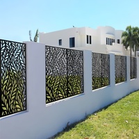 Groothandel op maat gemaakte duurzame poedercoating metalen tuinhek anti-roest frame buiten tuin beveiliging decoratief omheiningspaneel