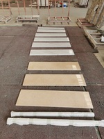 Prix des carreaux de marche d'escalier interne en pierre de marbre Beige égyptien antidérapant poli pour la décoration Vila