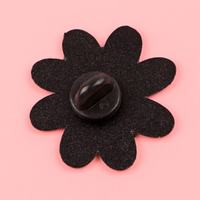 Spille in metallo all'ingrosso: simpatiche spille a forma di fiore con citazioni, spille creative con lettere inglesi smaltate, spille souvenir per vestiti