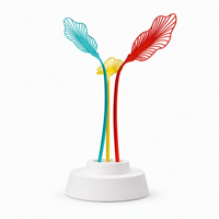 Sculpture en acier ajourée moderne, fabriquée sur mesure, aux couleurs vives, en forme de feuille, pour l'aménagement extérieur, les zones de loisirs et les grands espaces publics