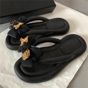 Tendance mode féminine : tongs avec pendentif ours en peluche, nouveau design, semelle souple, confortable, avec nœud décoratif - Product Image 5