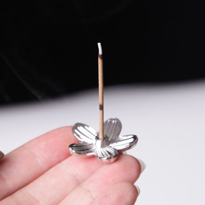 Quemador de Incienso Antiguo para Interiores con Diseño de Flor de Ciruelo, Bandeja de Incienso de Cobre Puro para Sándalo, Porta Incienso Creativo - Product Image 3