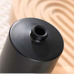 Vente en gros de flacons de parfum en verre de luxe <span class=keywords><strong>d</strong></span>époli noir de 30ml 50ml en forme de cylindre vide avec <span class=keywords><strong>bois</strong></span> mat pour couvercle à bille - Product Image 4