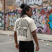 T-shirt de travail en daim pour homme, coupe courte et carrée, style streetwear, avec fermeture éclair personnalisée, orné de strass et de perles