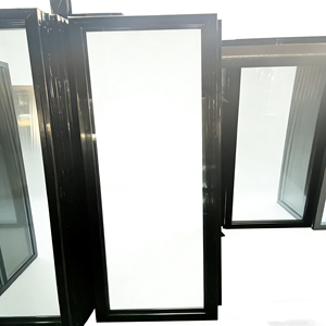Porte en verre réfrigérée ultra-claire en verre trempé pour vitrines réfrigérées avec une étanchéité à l'air et une isolation thermique élevées - Product Image 4