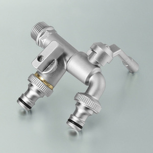 Grifo de Exterior Bibcock con Válvula de Latón, 1 Entrada y 2 Salidas, Montaje en Pared, Anticorrosión, Superficie Pulida, Control Dual - Product Image 2