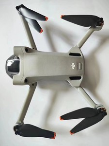 Mavic 3 Classic รุ่นพับได้สำหรับการใช้งานเชิงพาณิชย์ กล้อง Hasselblad CMOS 4/3 ความละเอียด 48MP ถ่ายวิดีโอ 50fps โหมดกลางคืนระดับมืออาชีพ บันทึกวิดีโอได้นาน 10 นาที - Product Image 4