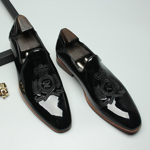 Summer breathable men's shoes with embroidery, business casual shoes, leather finish, comfortable and trendy men's leather shoes - Product Image 1