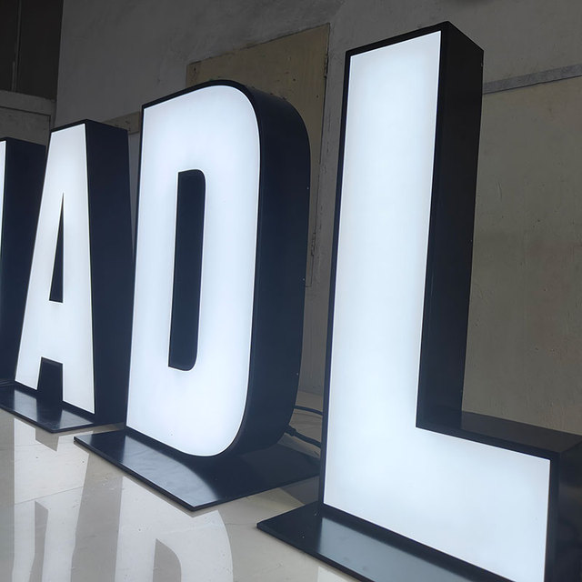 Custom Led Sign Standing Signboard Large Led Letters Free Standing Logo for Outdoor Advertising