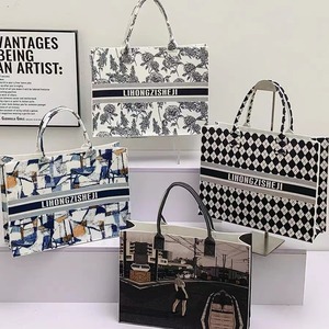 Bolsos de Fieltro Reutilizables al por Mayor, Bolsos de Mano de Fieltro con Diseño Floral Vintage, Regalos Personalizados, Bolsos de Fieltro para Regalos Corporativos - Product Image 4