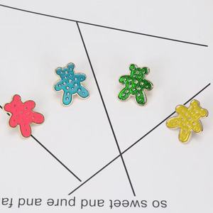 Meilleures ventes : Épingles en métal à motifs de dessins animés, Épingles en métal ours originales, Badges en métal mignons, Épingles de revers souvenirs en émail souple - Product Image 3