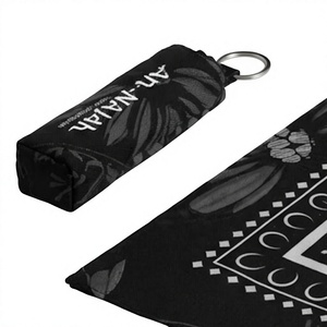 Tapis de prière islamique portable de luxe noir, imperméable, léger, pliable, avec pochette de transport - Product Image 4