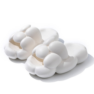 Pantuflas de plataforma gruesa para interiores y exteriores, antideslizantes, suaves y cómodas, tipo nube, para damas. - Product Image 2