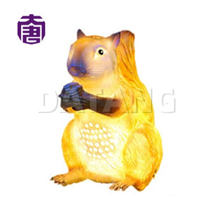 โคมไฟรูปกระรอก 3 มิติ แบบกำหนดเองได้ มาตรฐาน IP65 พร้อมตัวโคมไฟทำจากเรซิ่น PVC ใยแก้วใส สำหรับตกแต่งสวน งานแต่งงาน งานเทศกาลดีวาลี รอมฎอน และงานแสดงกลางแจ้ง - Product Image 3