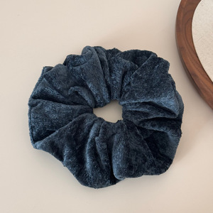 Fall Winter Arrival Velvet Fashionable Geometric <b>Large</b> Intestine Scrunchies 16cm Women's Hair Accessories for Beauty - Product Image 6