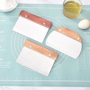 Grattoir et hachoir à pâte multifonction en acier inoxydable avec logo personnalisé imprimé, manche en bois, fabriqué en Chine, autres marques - Product Image 3