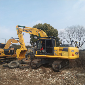 ข้อเสนอพิเศษมือสองญี่ปุ่นทํารถขุดตีนตะขาบ Komatsu PC200-8 เครื่องจักรก่อสร้าง PC200-8 รถขุดมือสอง - Product Image 1