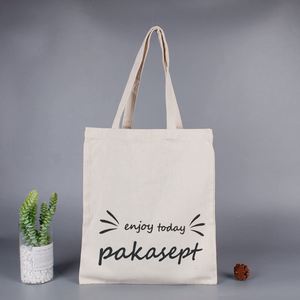 Bolsa de Lona Extra Grande con Diseño de Monograma Personalizado, Cierre de Cremallera y Correa para el Hombro - Product Image 4