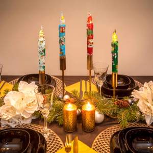 Set di 4 Candele LED Affusolate Rosse e Verdi Senza Fiamma con Telecomando per Natale, Matrimoni e Veglie Speciali - Product Image 2