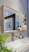 Meuble de salle de bain moderne de luxe pour hôtel et maison avec miroir, lavabo, rangement mural et fonctions éclairées