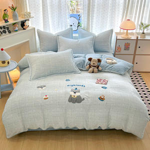 Ensemble de literie pour enfants en velours de lait moelleux et doux de haute qualité, mignon, épais, en forme de <span class=keywords><strong>pingouin</strong></span>, dessin animé, broderie, 4 pièces, pour l'hiver - Product Image 2