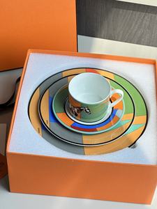 Low Priced Luxury Elegant Eco-Friendly 4-Piece Bone China Dinner Plates and Set - Product Image 3