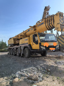 Grúa Camión Usada XCM-G STC900K de 90 Toneladas, Año 2013, con Motor y Bomba PLC, Pluma Principal de 6 Secciones (55m), Pluma Auxiliar de 2 Secciones - Product Image 4