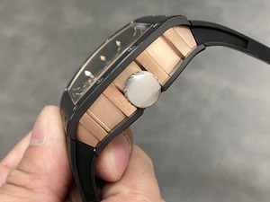 Début brillant, artisanat horloger exceptionnel, mouvement intégré, montre mécanique à tourbillon - Product Image 6