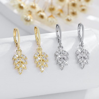 Boucles d'oreilles pendantes en forme de feuille incrustées de zircon pour un usage quotidien et pour les rendez-vous