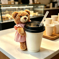 Nouveau 2026 Mini ours en peluche doux avec robe à carreaux, porte-gobelet, ornement pour tasse de café ou de bubble tea, breloque de sac, cadeau