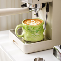 Mug à café en céramique 3D avec papillon en relief, glaçure dégradée, bord ondulé, vaisselle rustique faite à la main, plusieurs couleurs disponibles