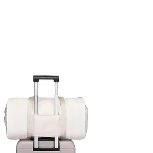Sac de voyage en nylon blanc BSCI, best-seller, sac de sport et de week-end 2-en-1 avec compartiment à chaussures, idéal pour la gym et les voyages. - Product Image 4