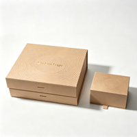 Boîte cadeau réutilisable en papier rigide pliable et recyclable avec ruban satiné imprimé or personnalisé