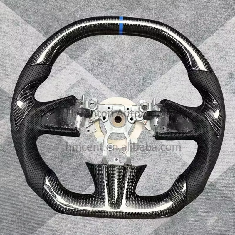 Cuir + fibre de carbone + logo bleu + coutures noires