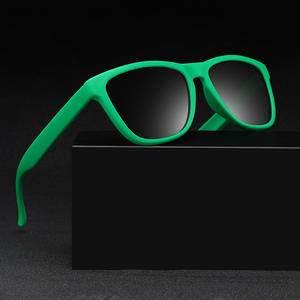 Gafas de Sol Clásicas de Plástico Reciclado UV400, Gafas de Conducir Polarizadas para Hombre, Montura Negra, Lentes TAC, Protección Solar para Viajes - Product Image 1