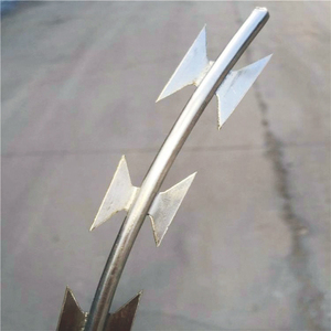 Fil <span class=keywords><strong>barbelé</strong></span> galvanisé durable pour la sécurité extérieure, anti-escalade et haute résistance à la traction - Product Image 4