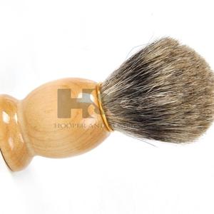 Nouveau style cheveux synthétiques manche en bois blaireau humide pour hommes emballage de logo personnalisé durable de haute qualité usage personnel - Product Image 2