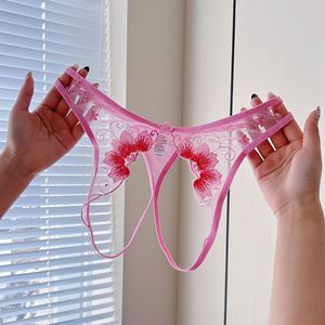 Perizoma Sexy in Pizzo con Ricami e Apertura all'Inguine, Mutandine Erotiche da Donna a Vita Bassa Traspiranti, Intimo Seducente Senza Bisogno di Rimuovere - Product Image 1