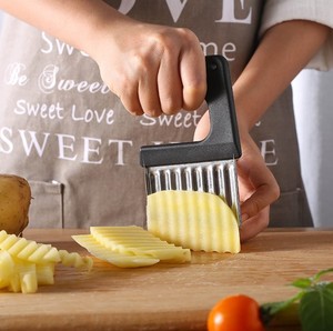 Eco-Friendly Stainless Steel Kitchen Cutter Wavy Blade Potato <strong>Crinkle</strong> <strong>Cutting</strong> Tool Metal Chopping <strong>Knife</strong> for Cooking PE Plastic - Product Image 6