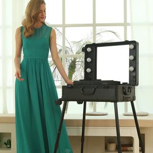 Valise de maquillage Obox 24 pouces avec lumière et miroir, professionnelle pour maquilleurs, utilisation en studio, métal, couleur unie - Product Image 3